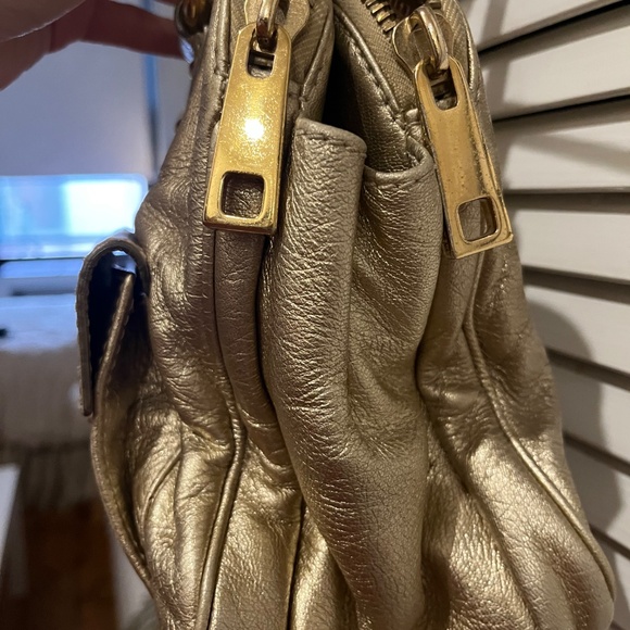 Marc Jacob’s Iconic Blake Leather Handbag Gold - Picture 2 of 3
